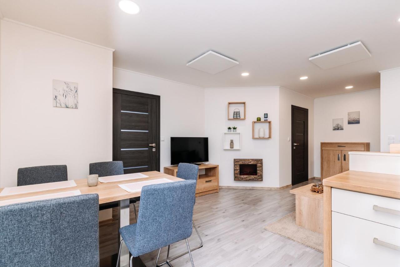 Apartment Hugo Klinovec Loučná pod Klínovcem Exteriör bild