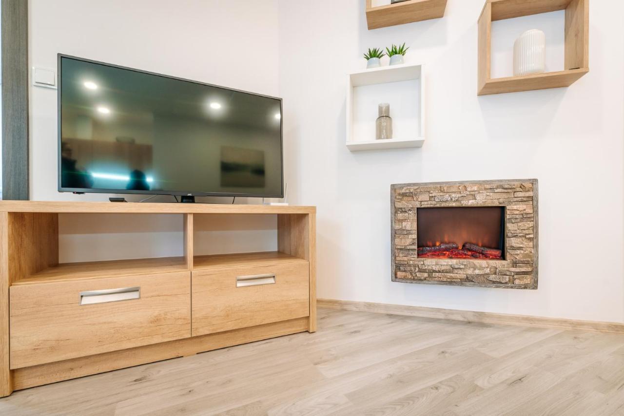 Apartment Hugo Klinovec Loučná pod Klínovcem Exteriör bild