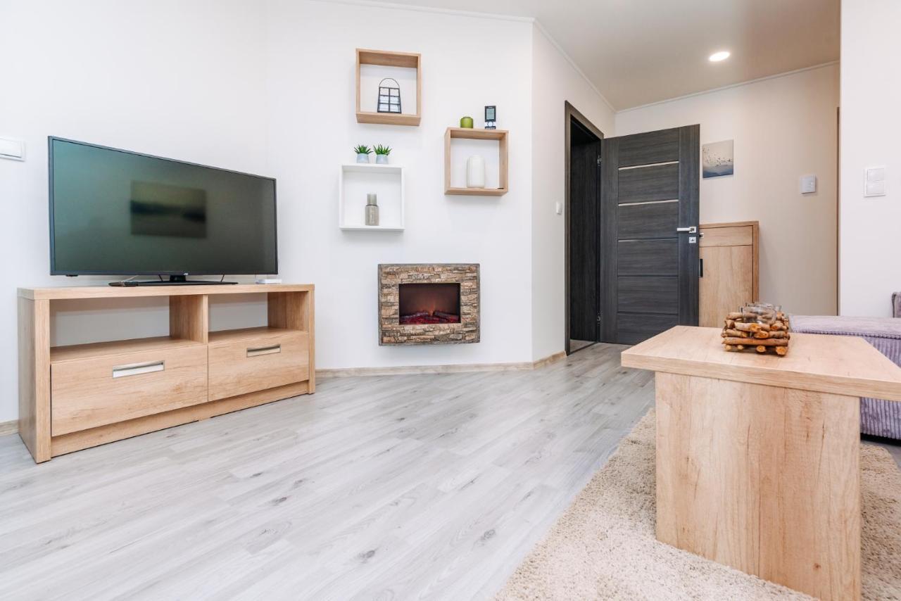 Apartment Hugo Klinovec Loučná pod Klínovcem Exteriör bild